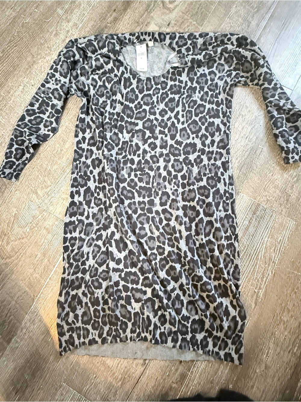 Banana Republic Gray Leopard Print Long Sleeve Women’s Top